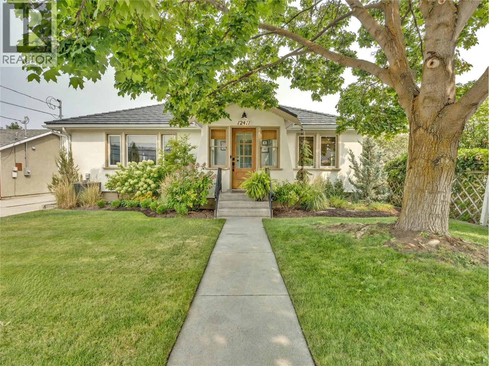 12411 Victoria Road S