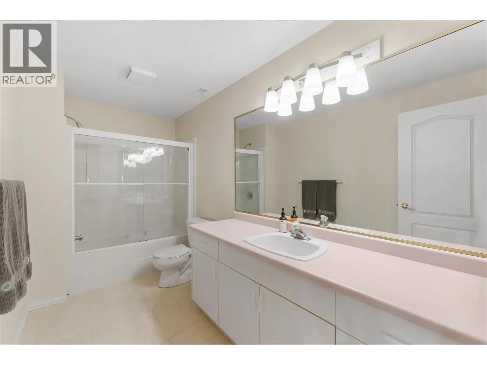 880 Christina Place Unit# 20