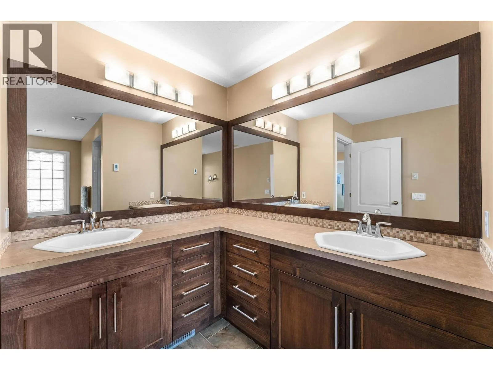 880 Christina Place Unit# 20