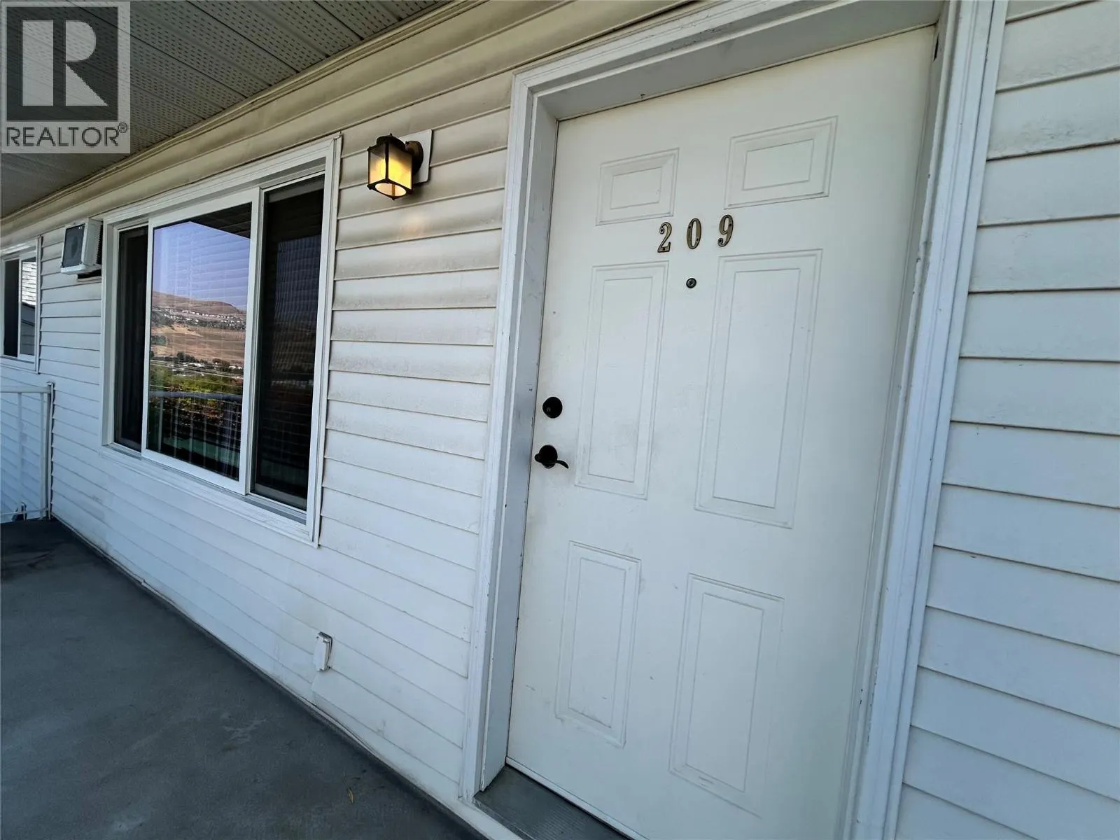 4305 Bellevue Drive Unit# 209