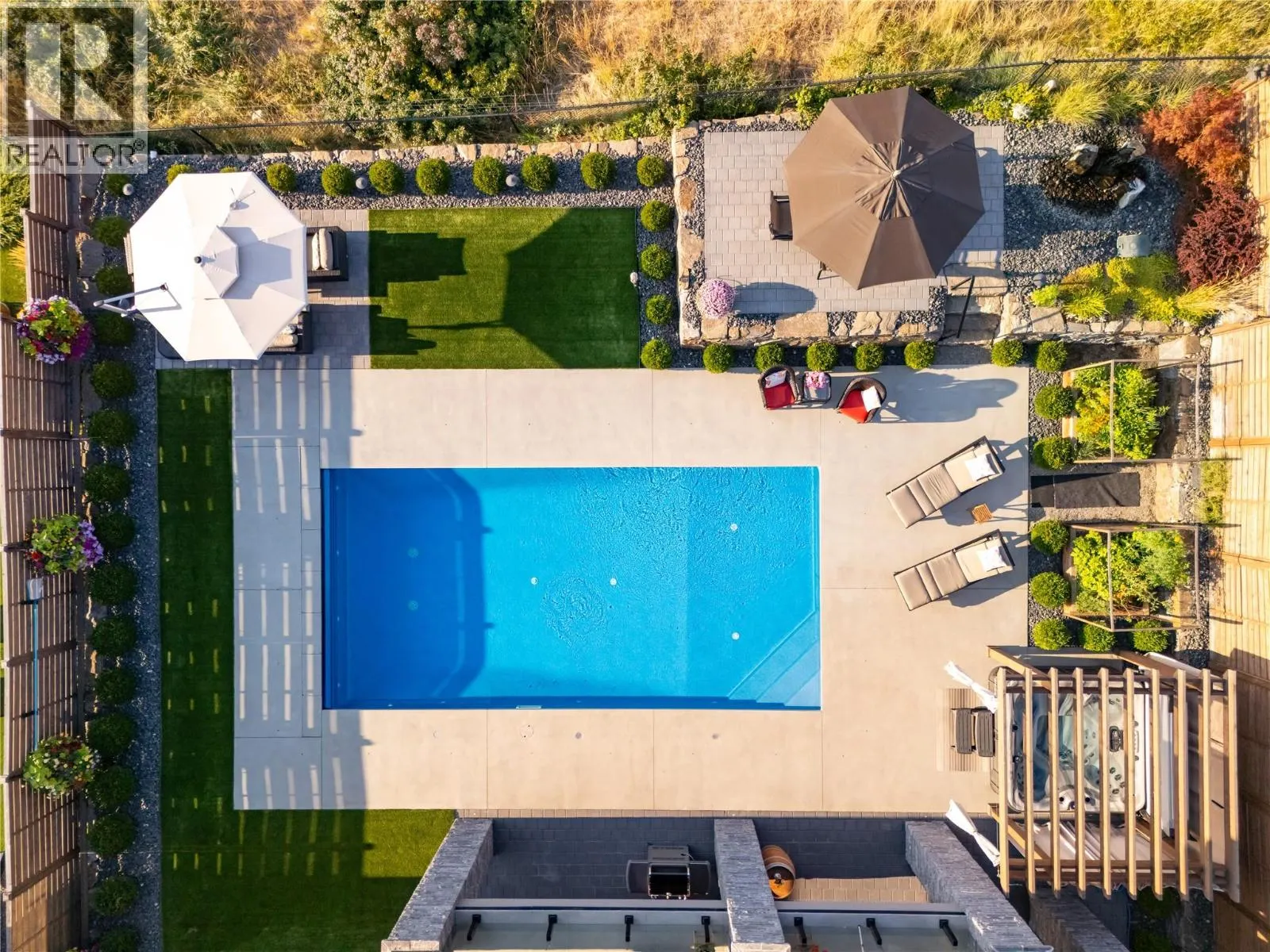 5640 Mountainside Drive