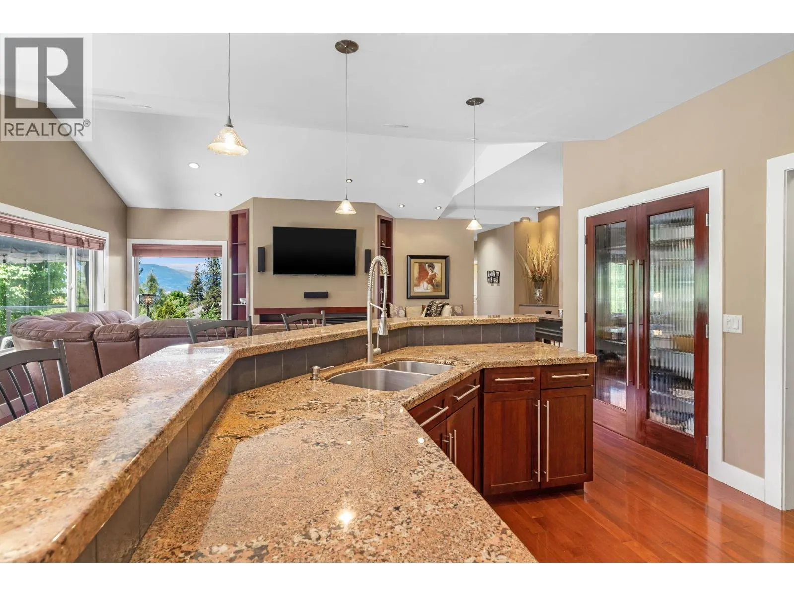 5200 Cobble Court