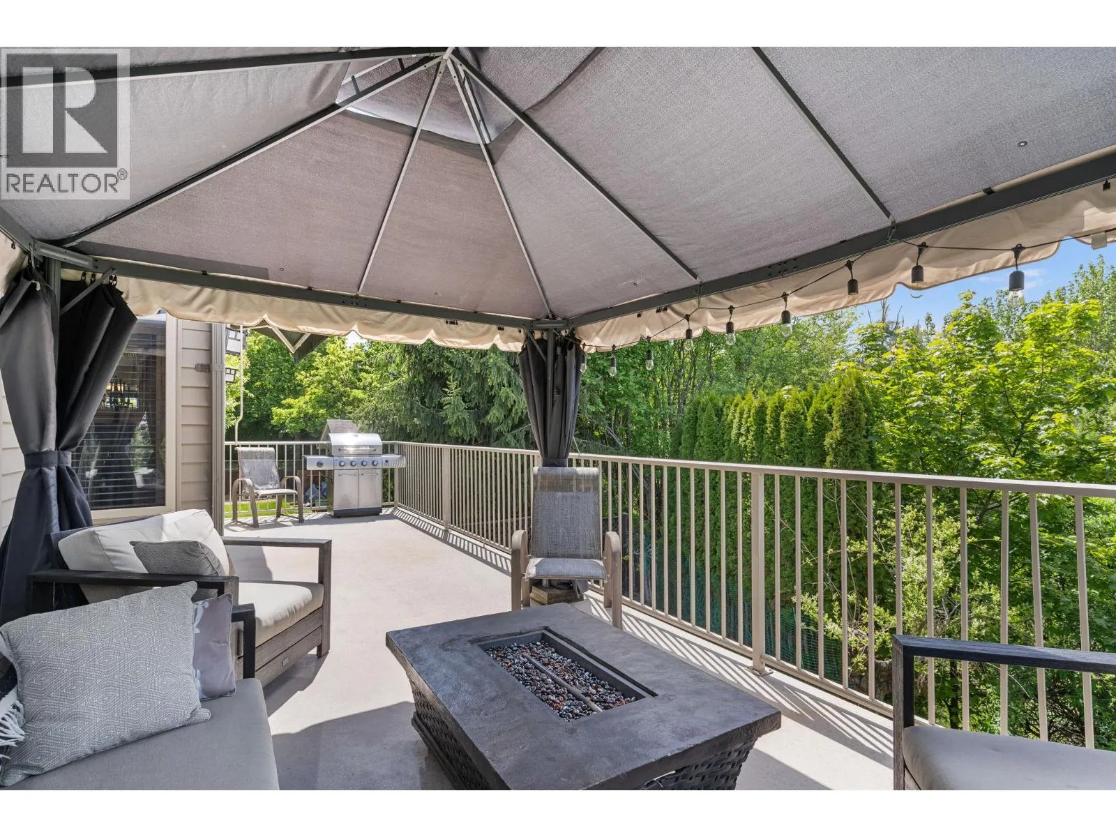 5200 Cobble Court