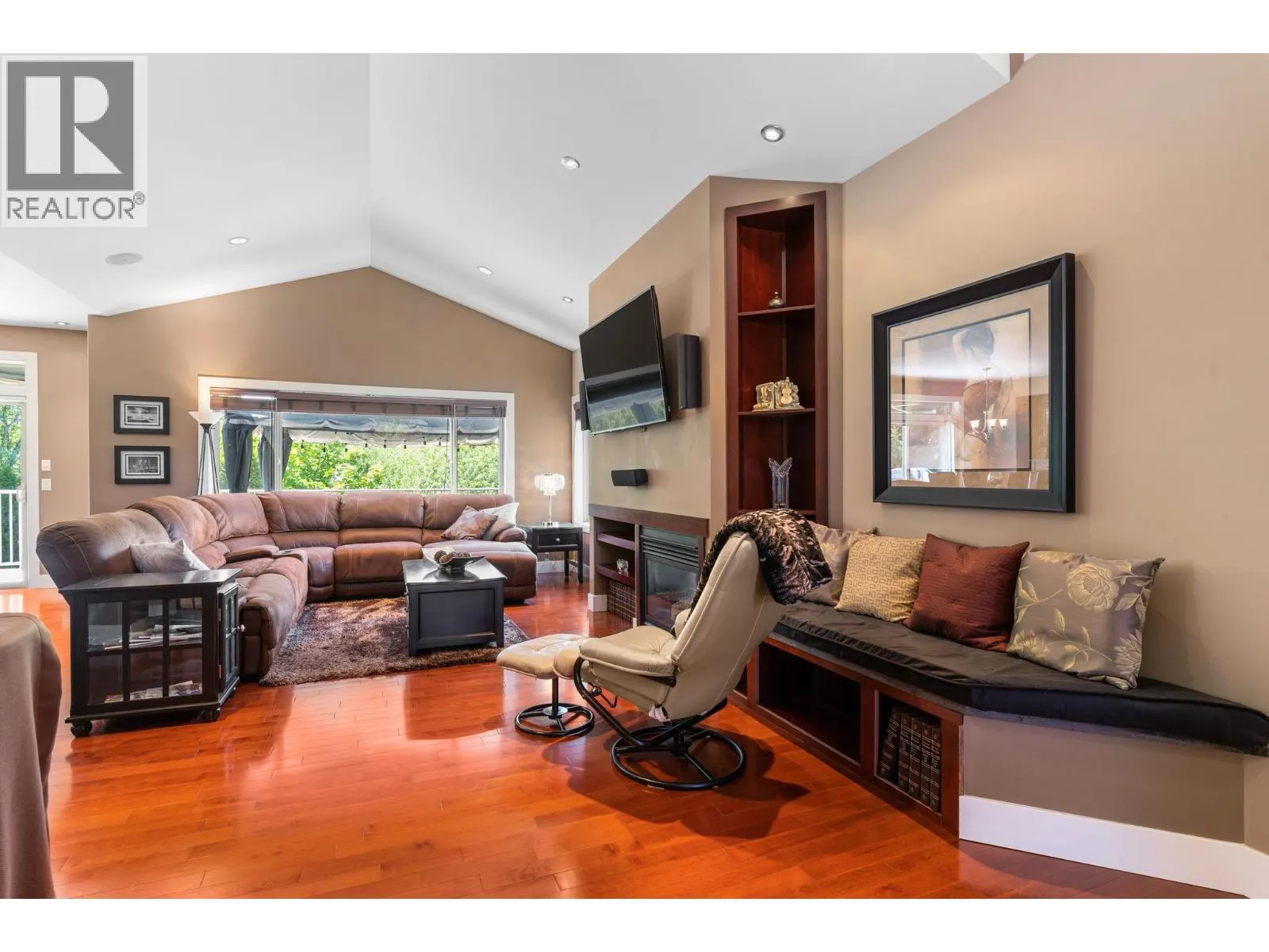 5200 Cobble Court