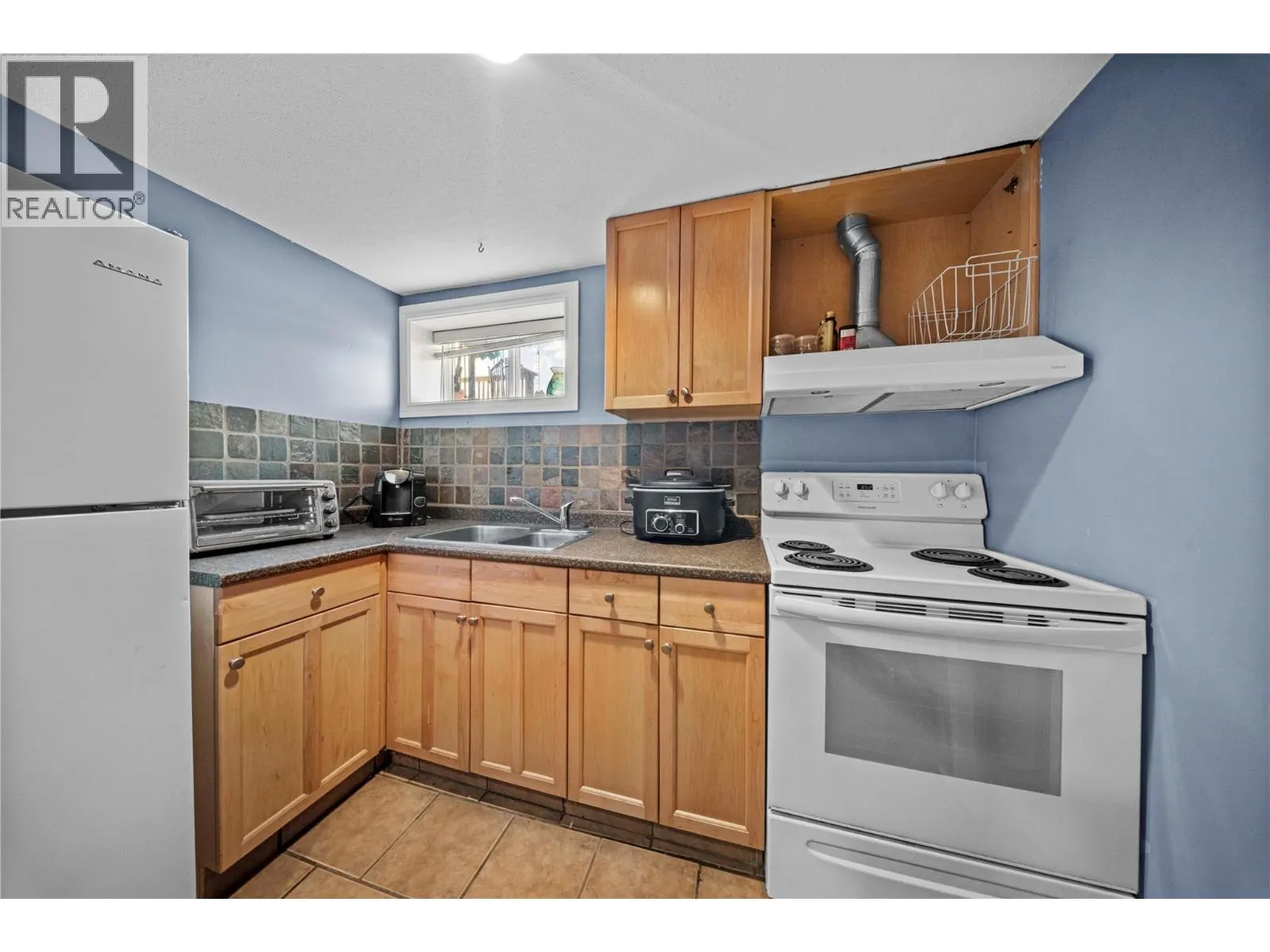 551 LINDEN Avenue