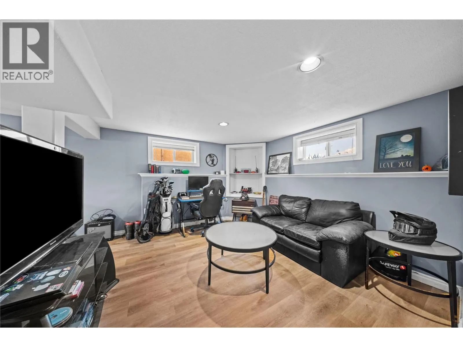 551 LINDEN Avenue