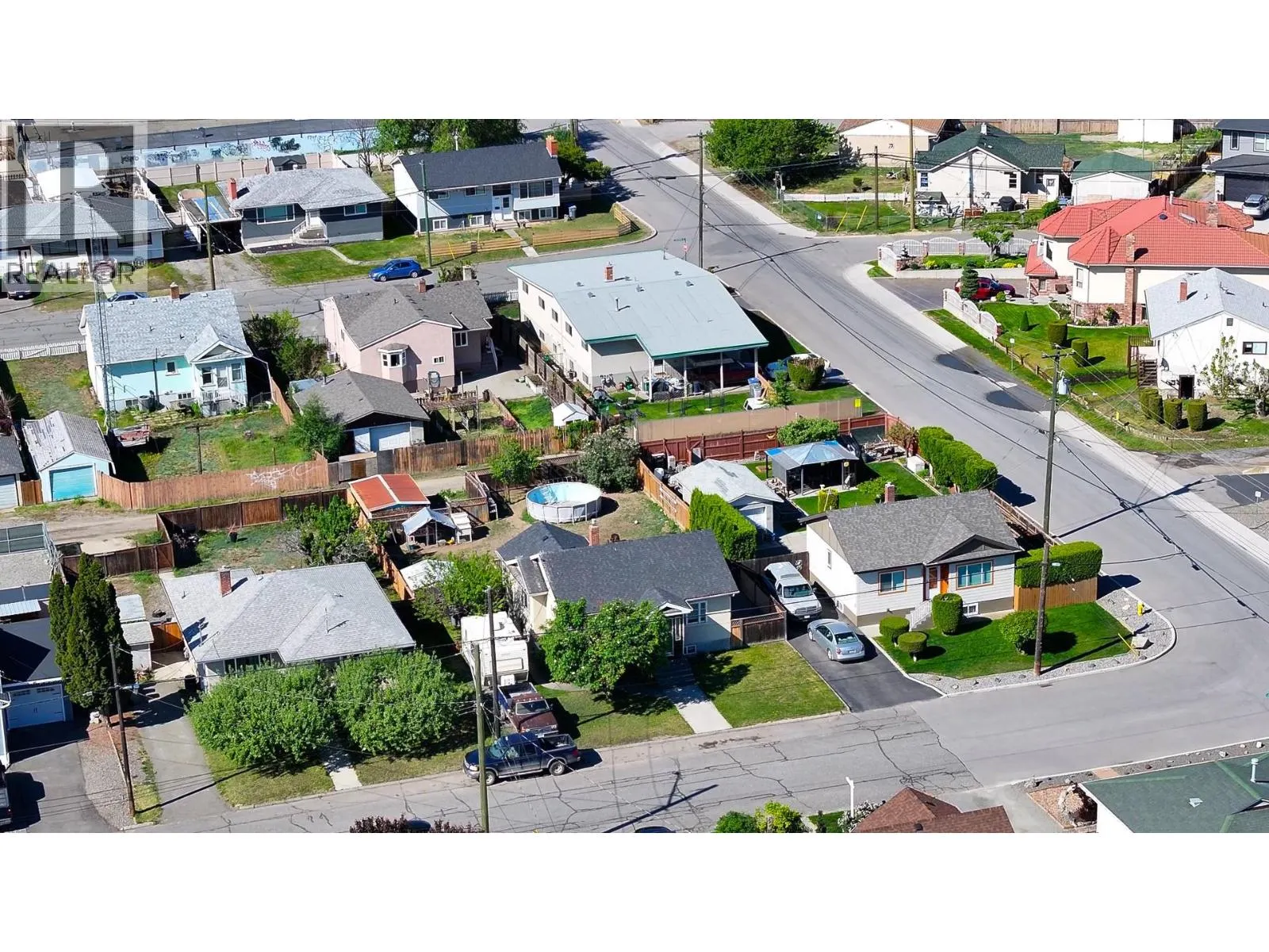551 LINDEN Avenue