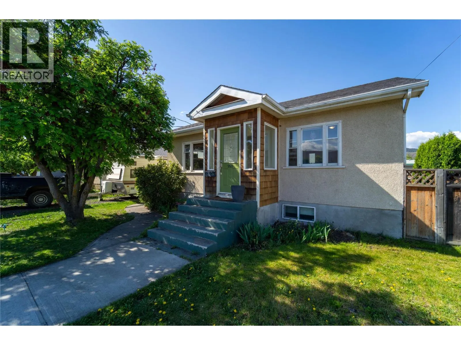 551 LINDEN Avenue