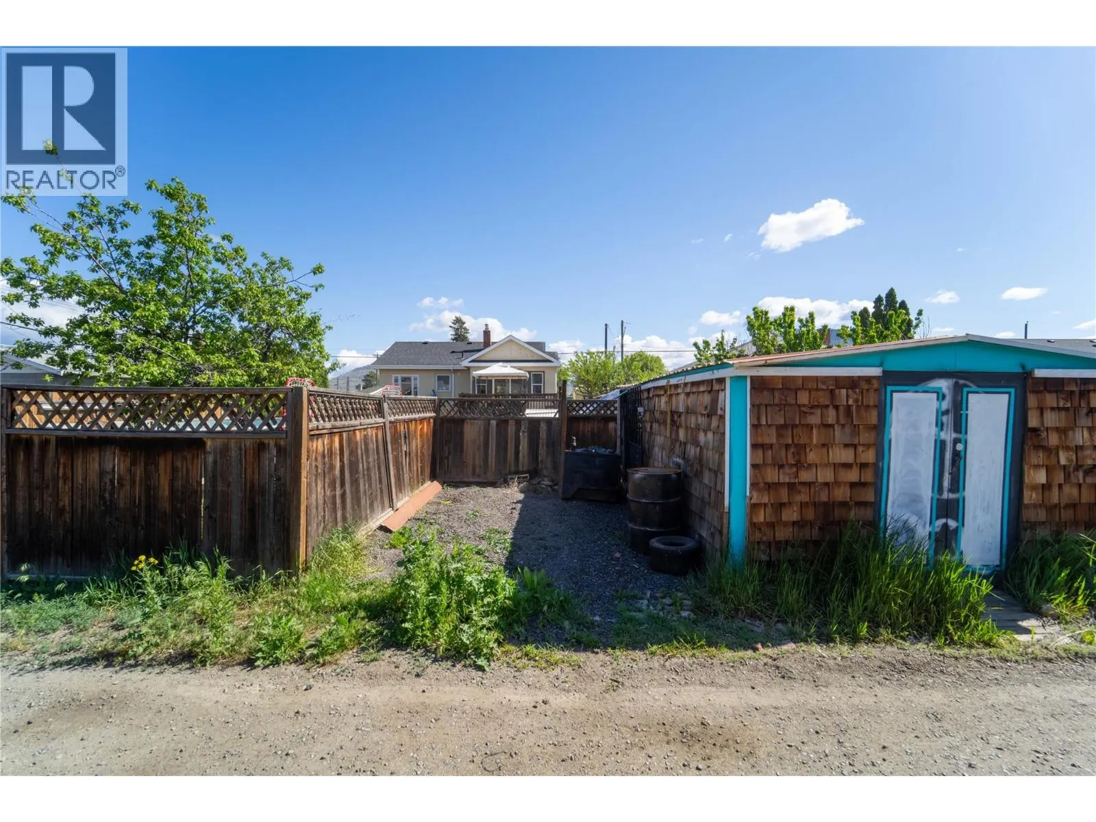 551 LINDEN Avenue