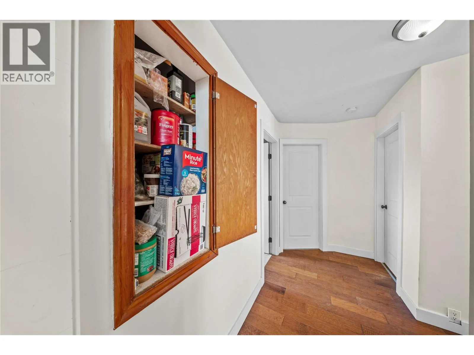 551 LINDEN Avenue