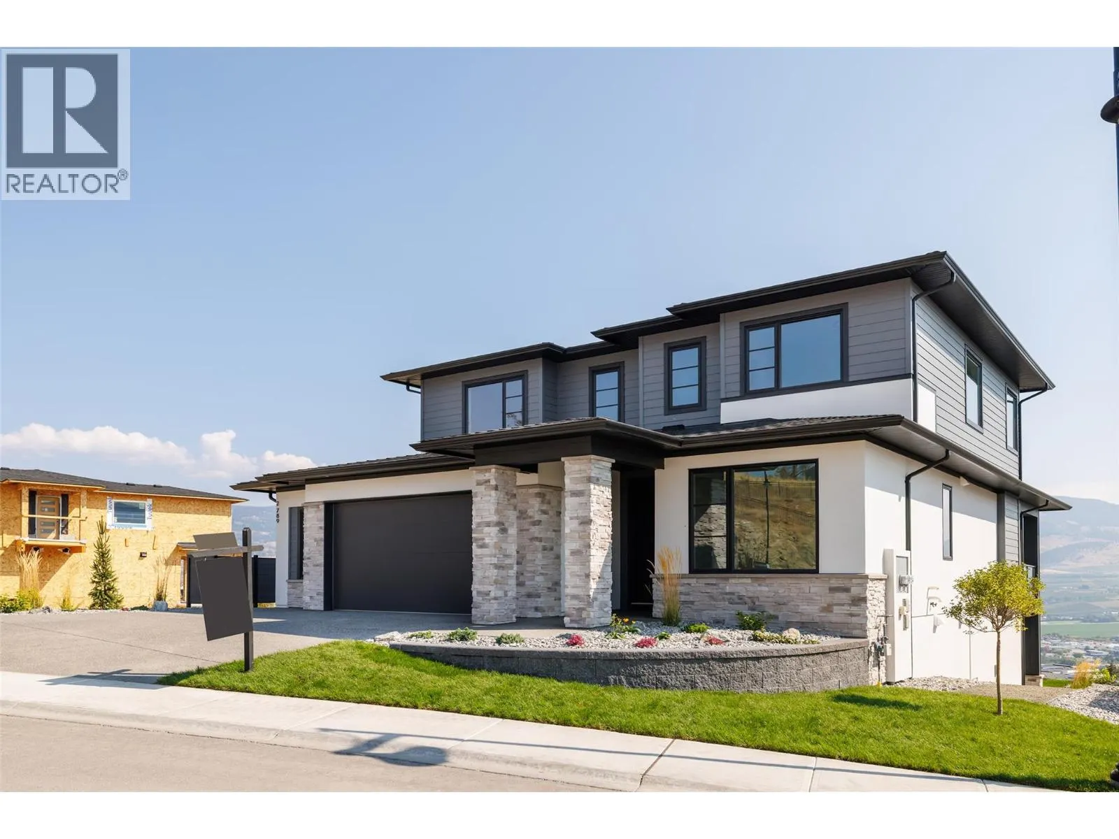 789 Carleton Street