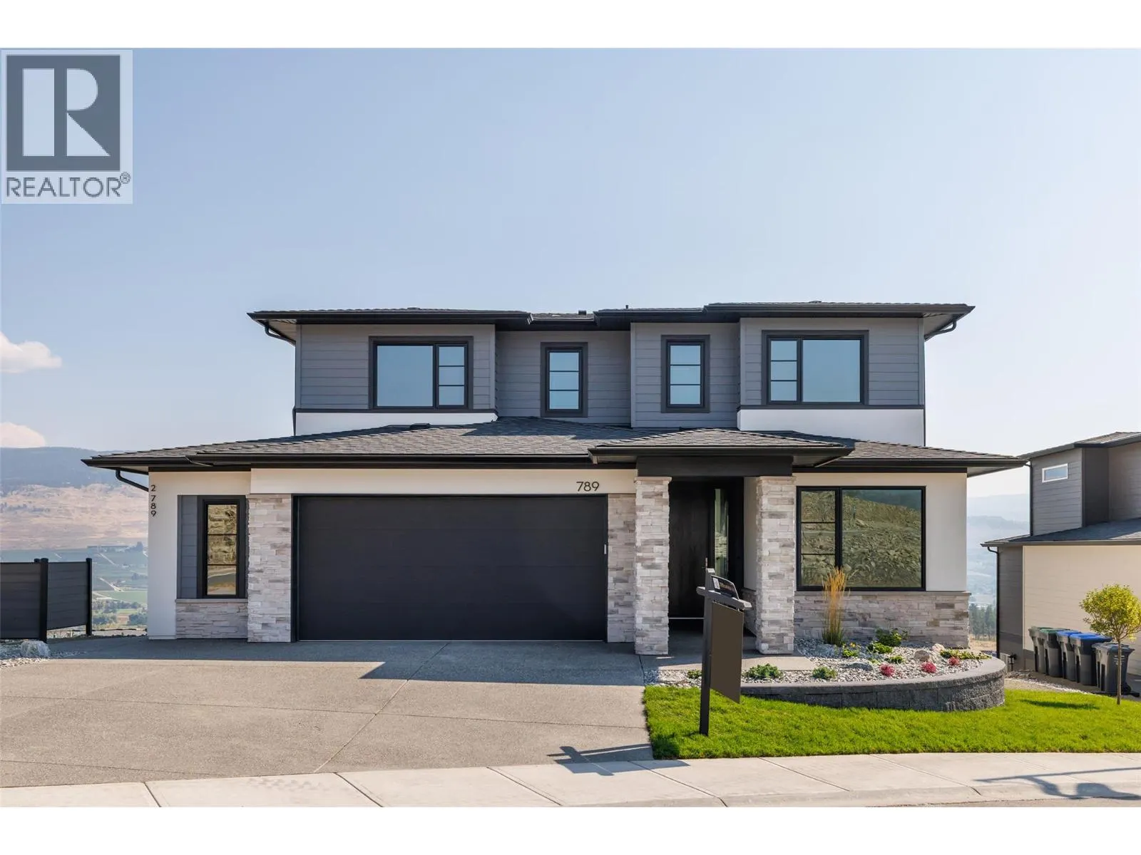 789 Carleton Street