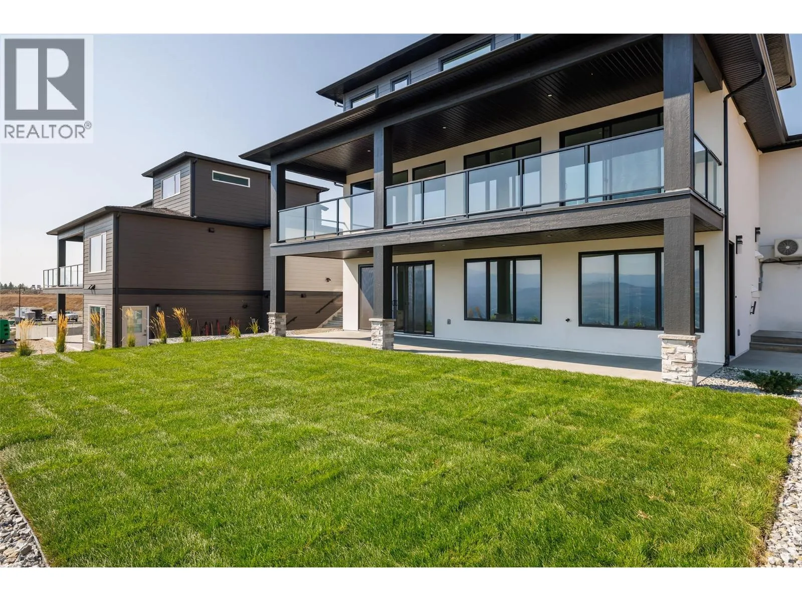 789 Carleton Street