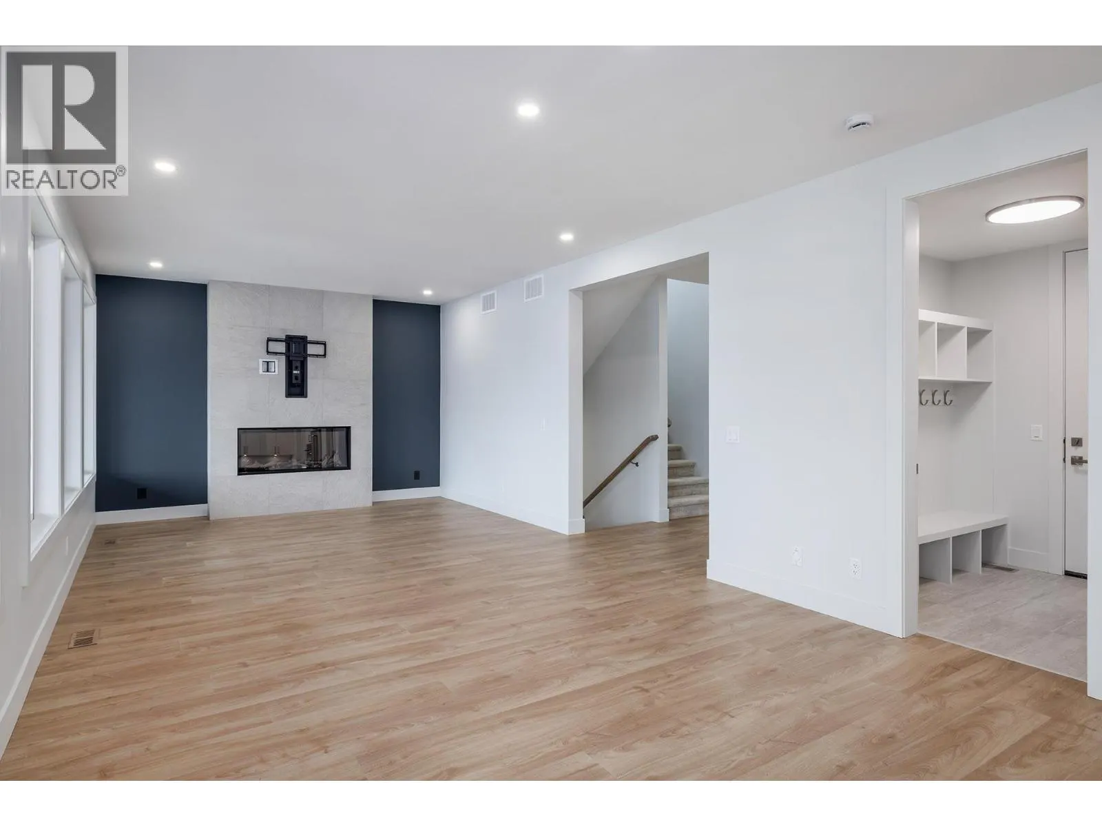 789 Carleton Street