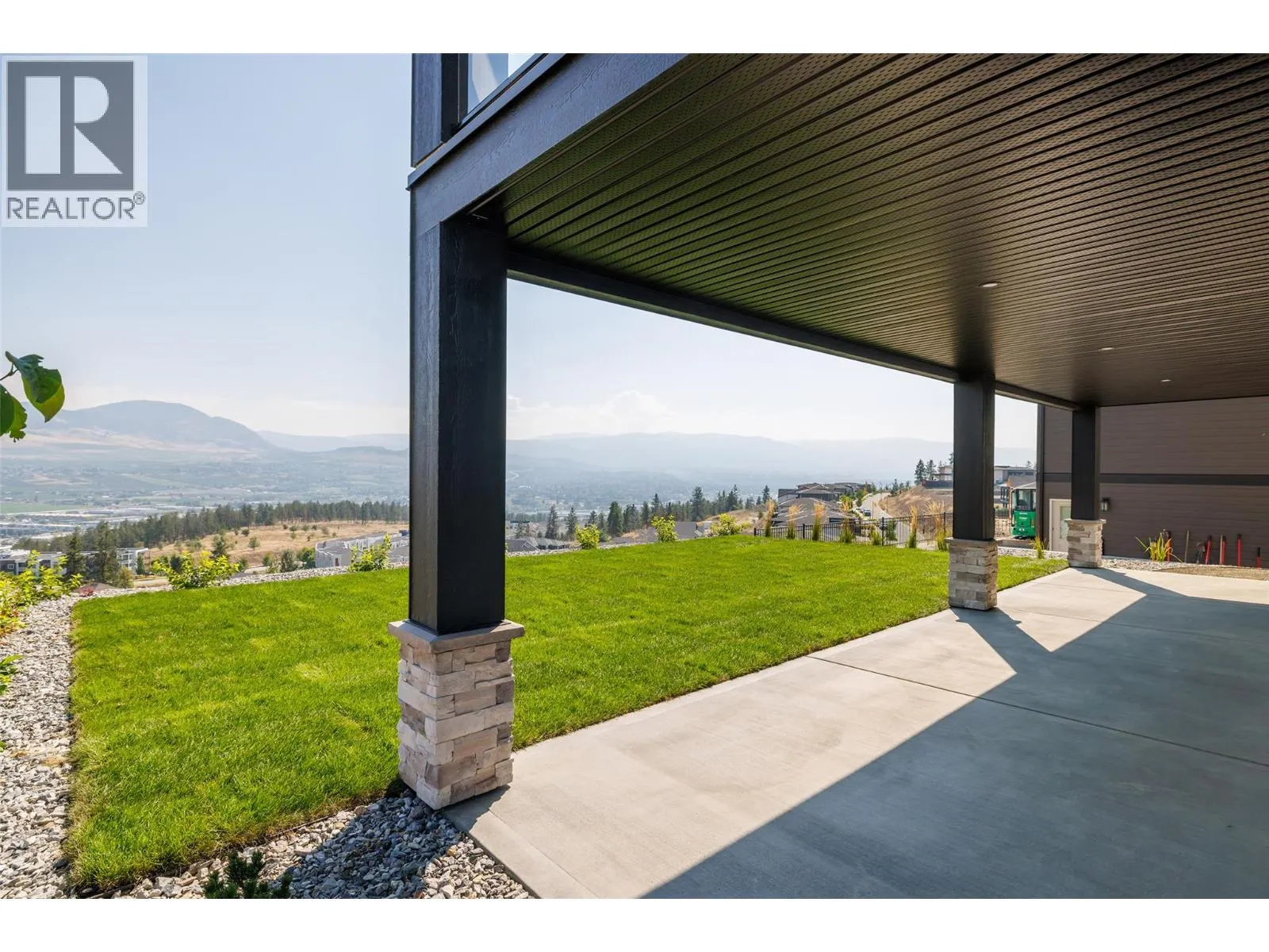 789 Carleton Street