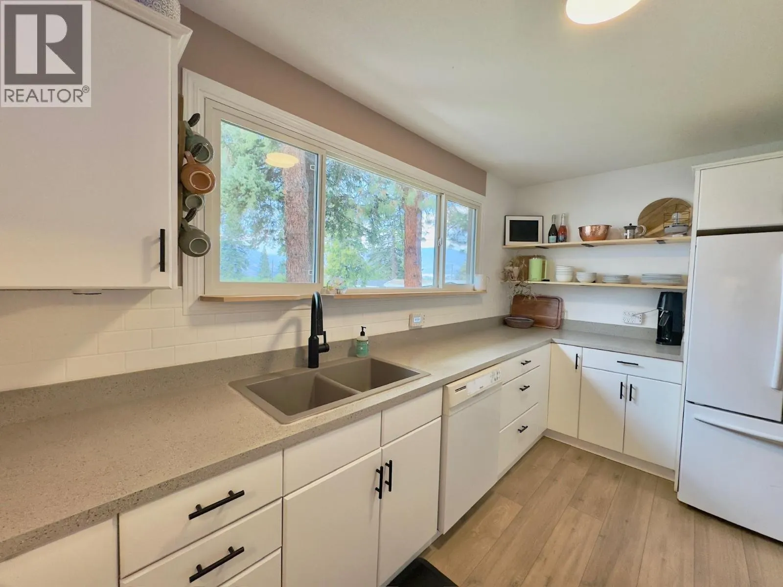 1150 MCPHERSON Place