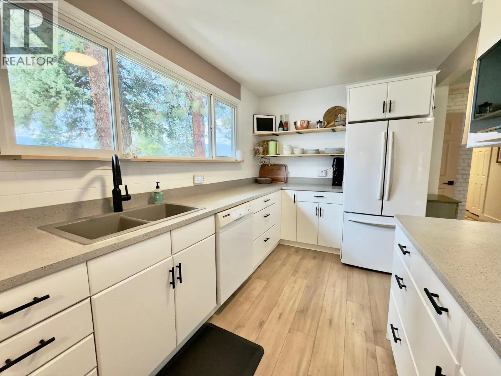 1150 MCPHERSON Place