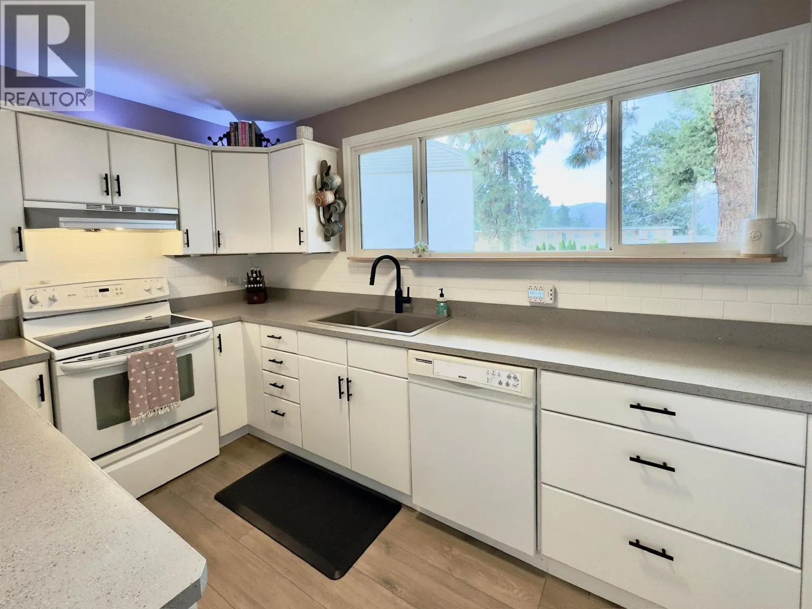 1150 MCPHERSON Place