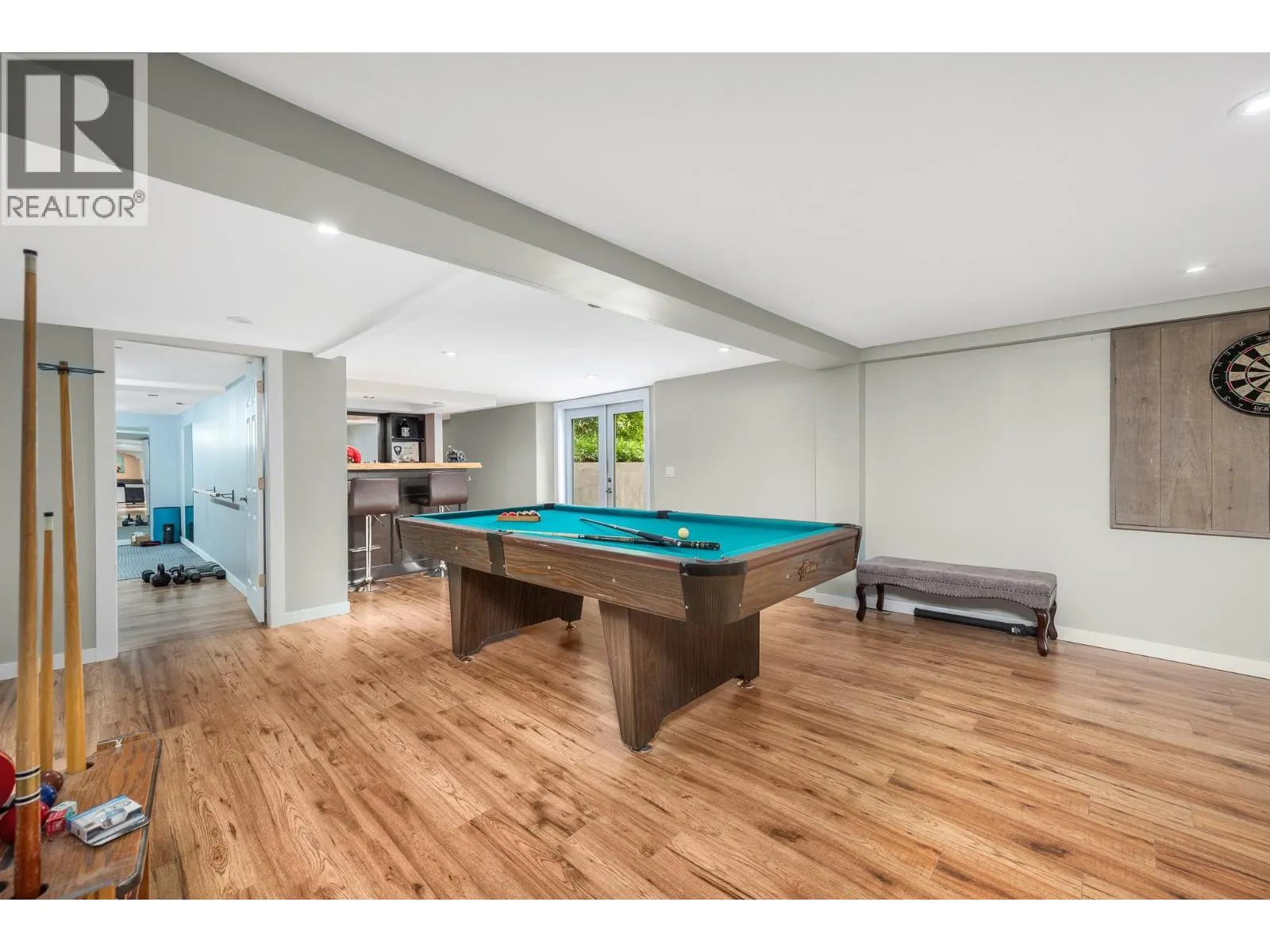1805 32 Avenue