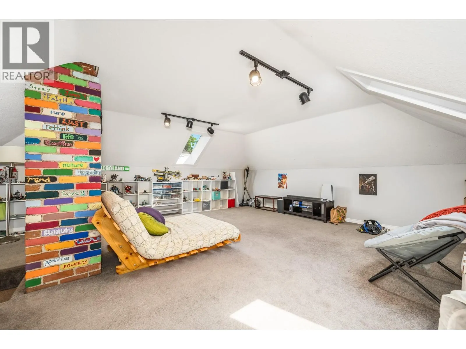 1805 32 Avenue
