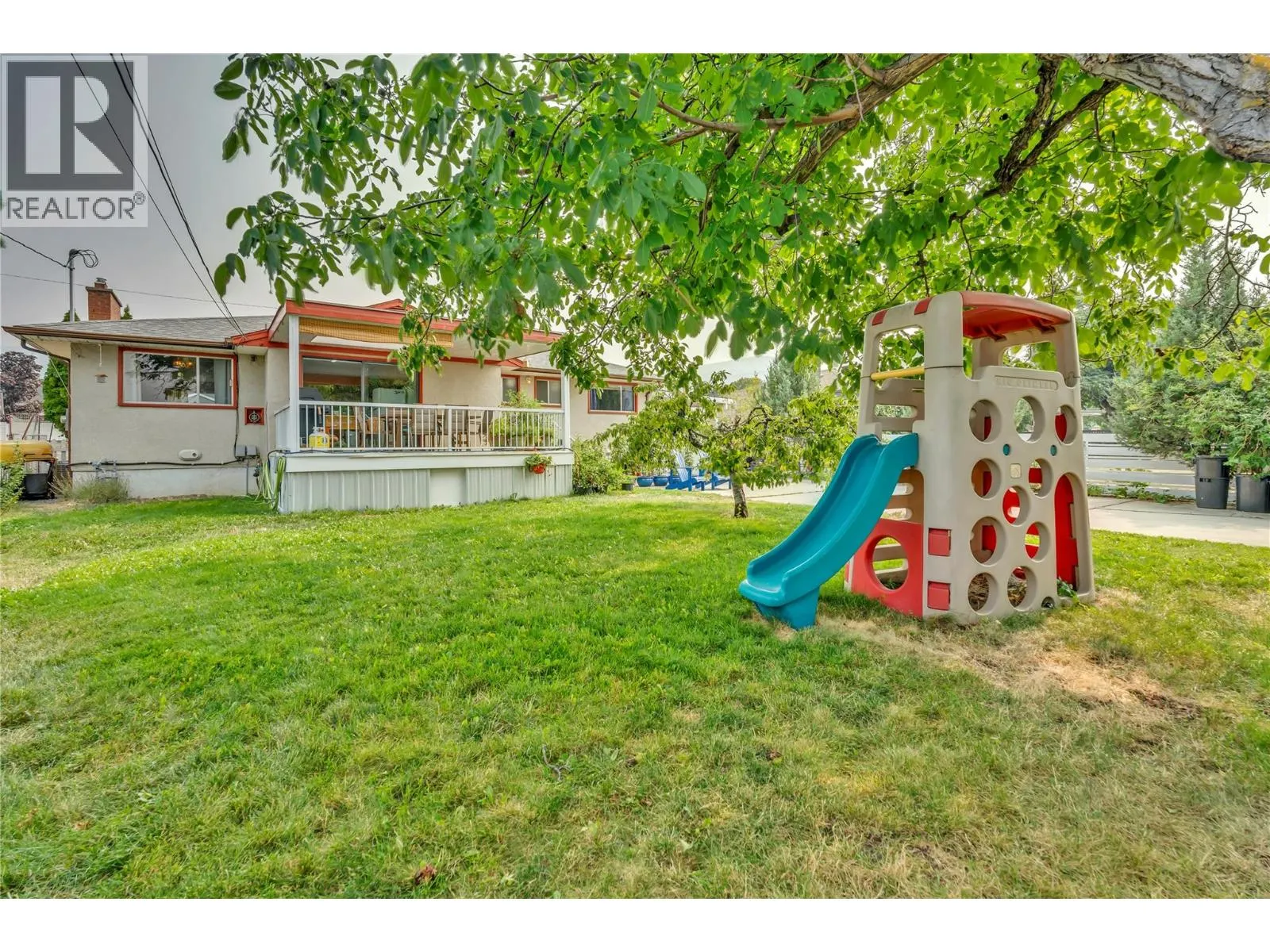 1467 Manitoba Street