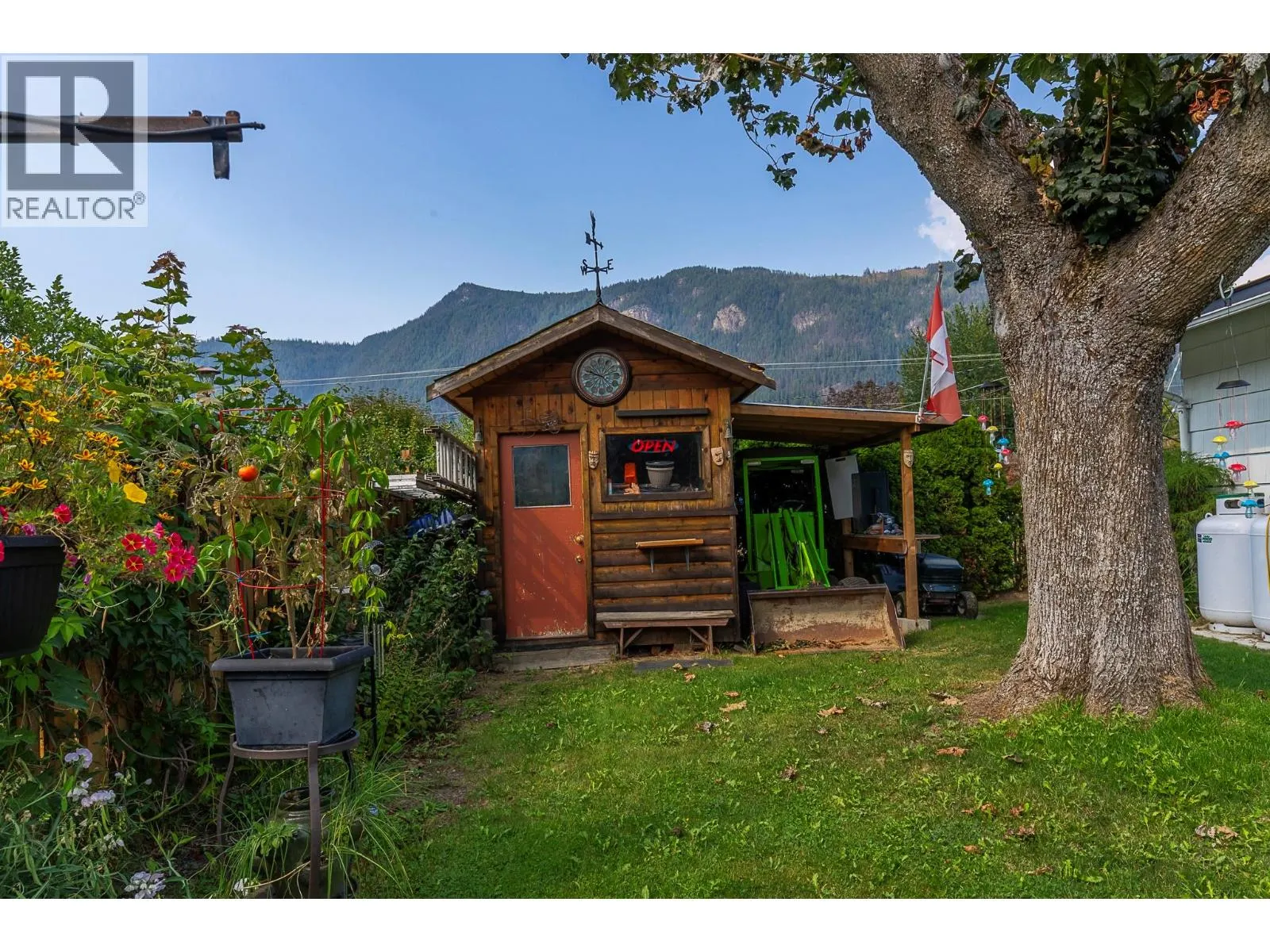 1230 Shuswap Avenue
