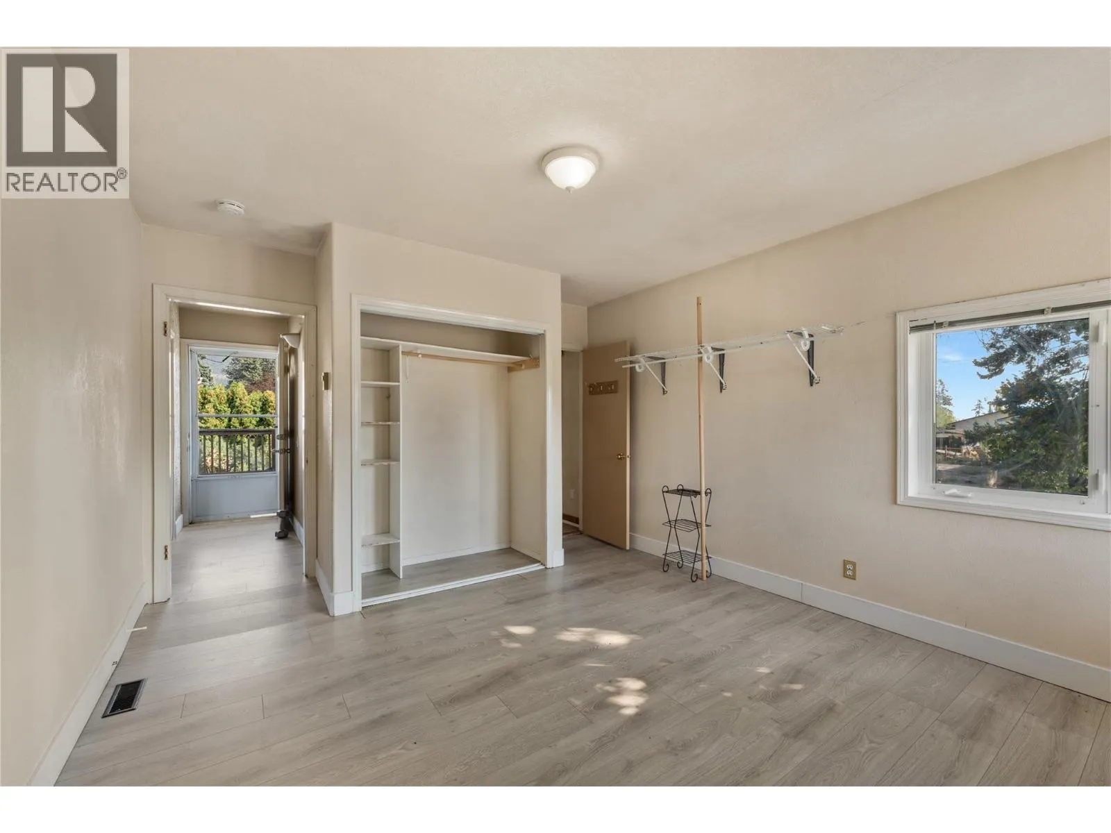 2858 Aberdeen Road