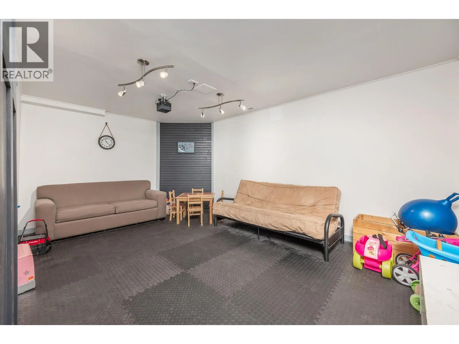 2506 14 Street