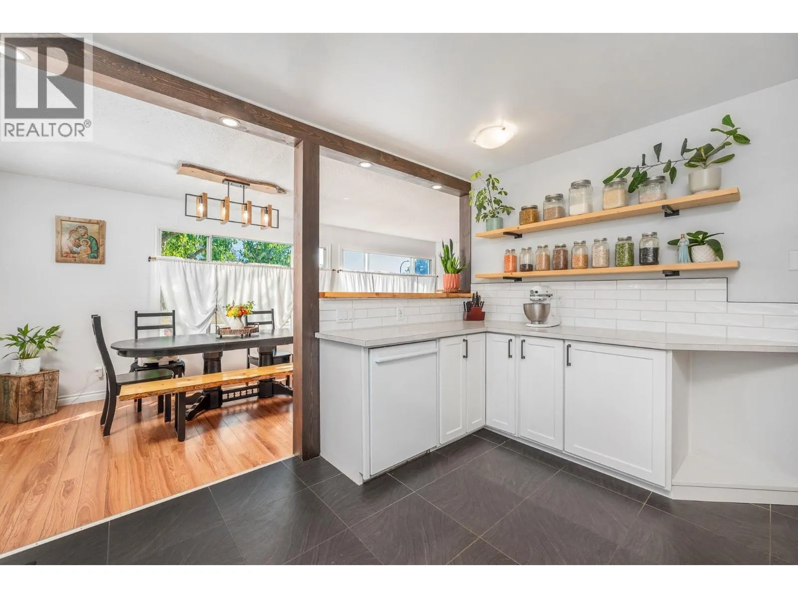 2506 14 Street
