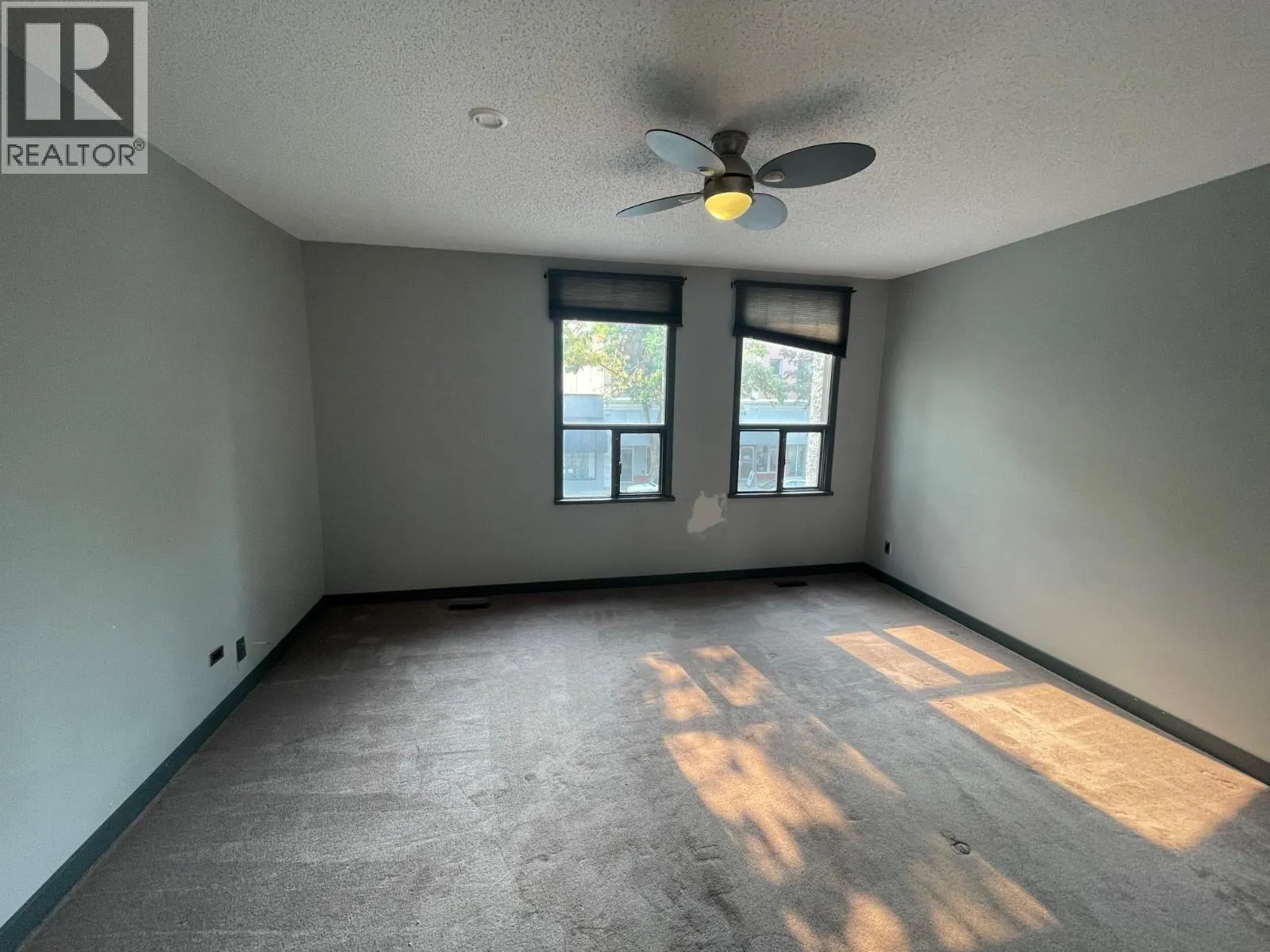 283 Market Avenue