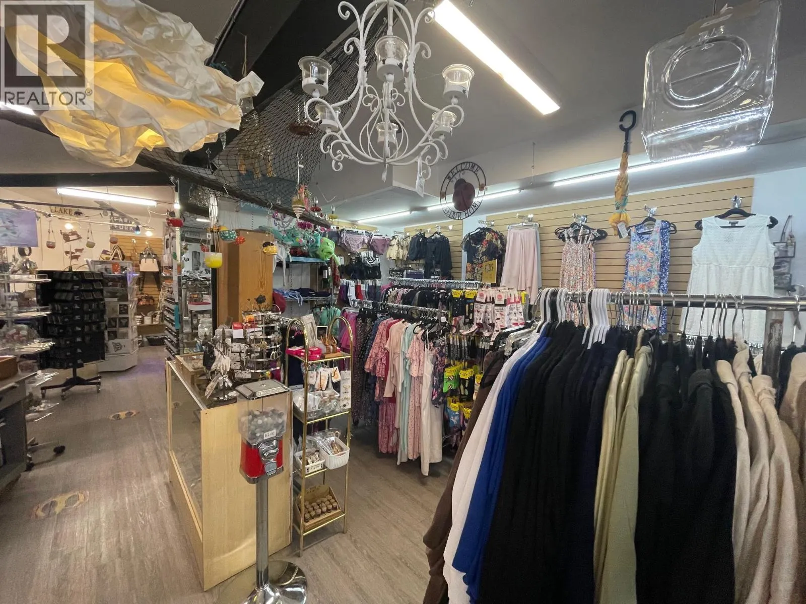 283 Market Avenue