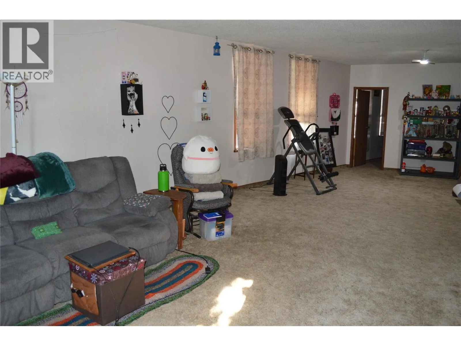 283 Market Avenue
