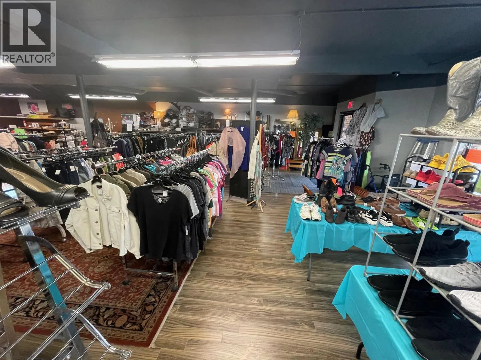 283 Market Avenue