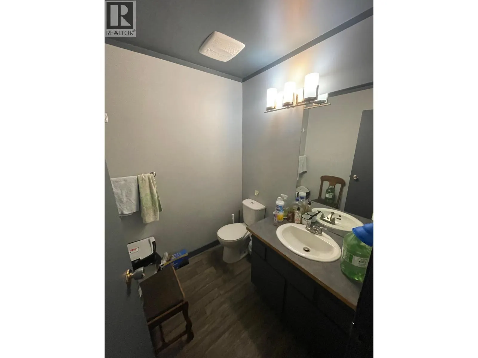 283 Market Avenue