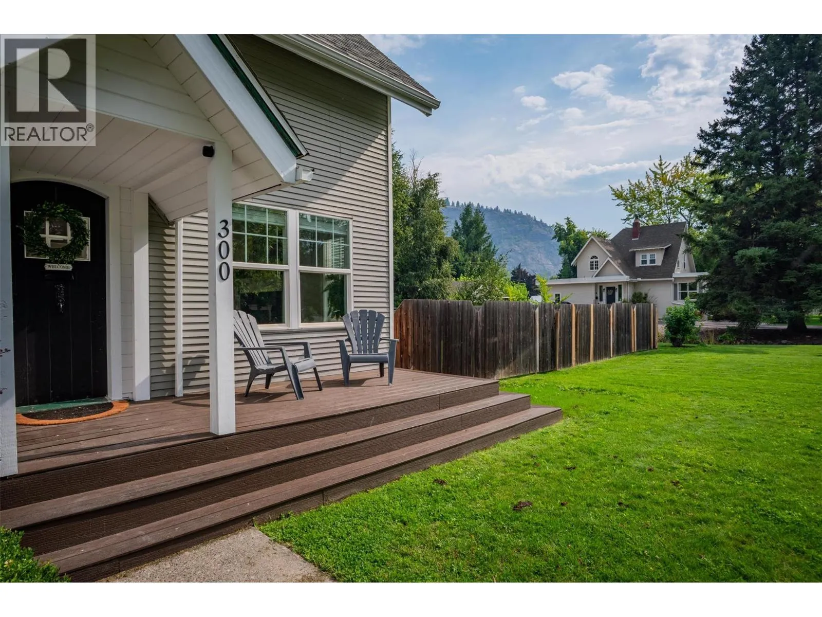 300 KOOTENAY Avenue