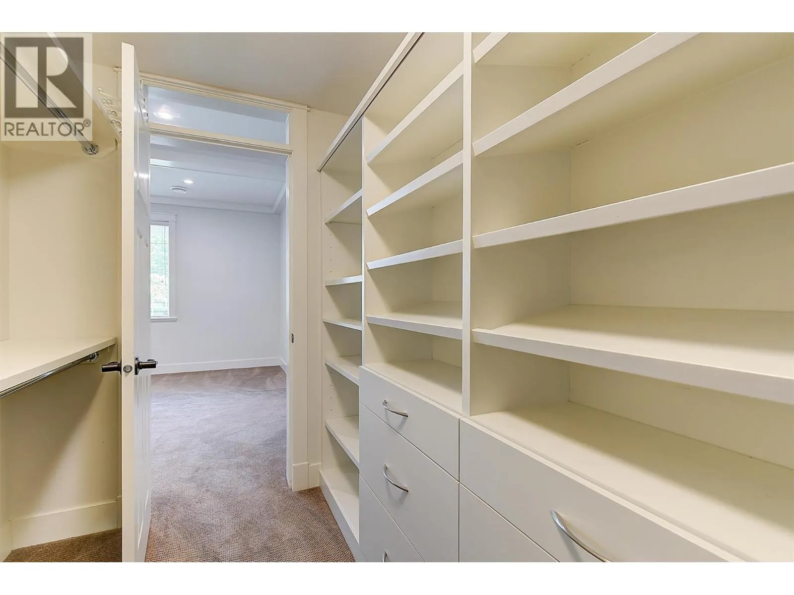 2423 Paramount Drive