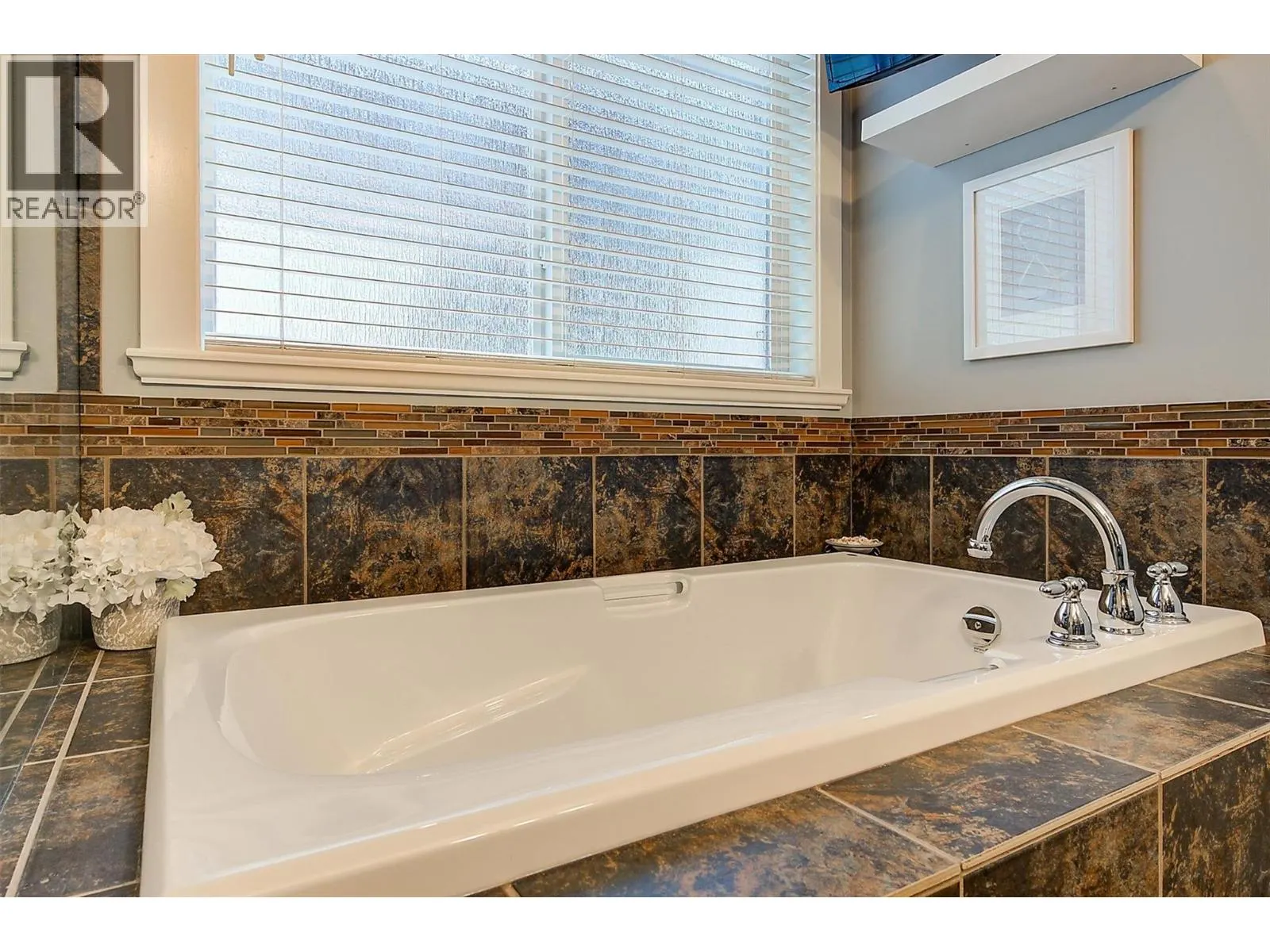 2423 Paramount Drive