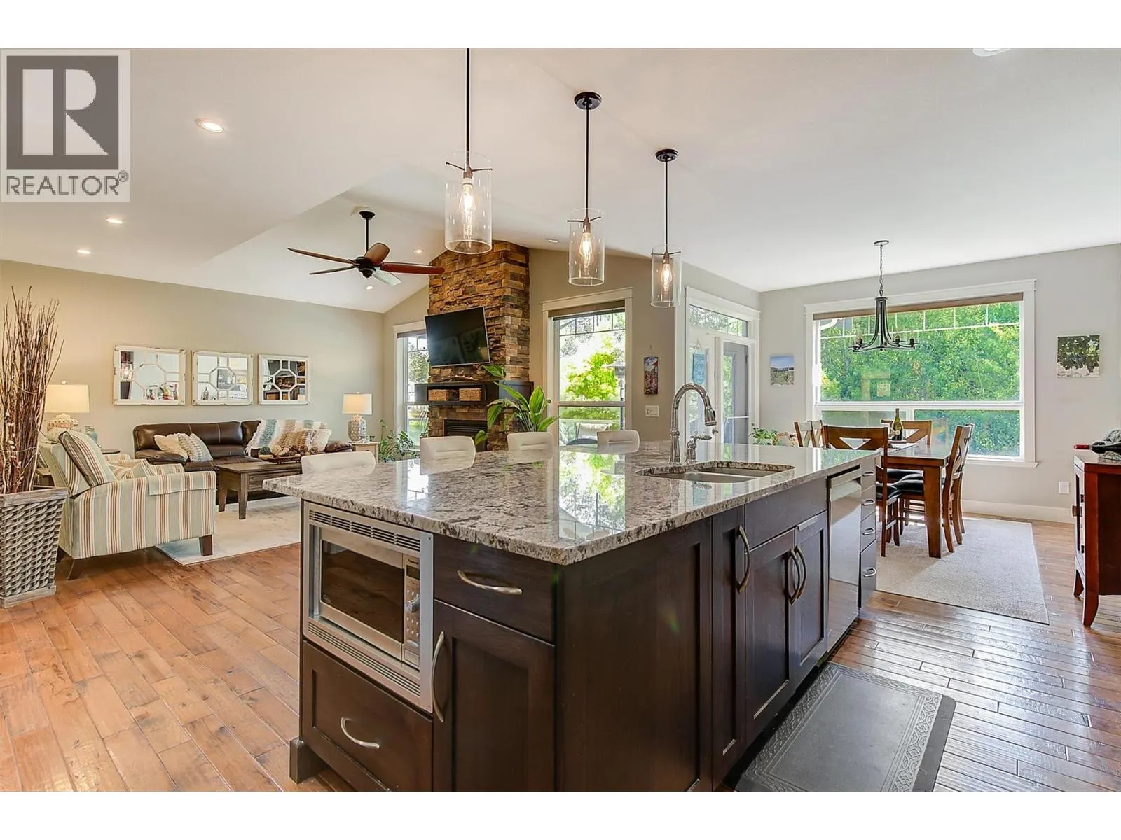 2423 Paramount Drive
