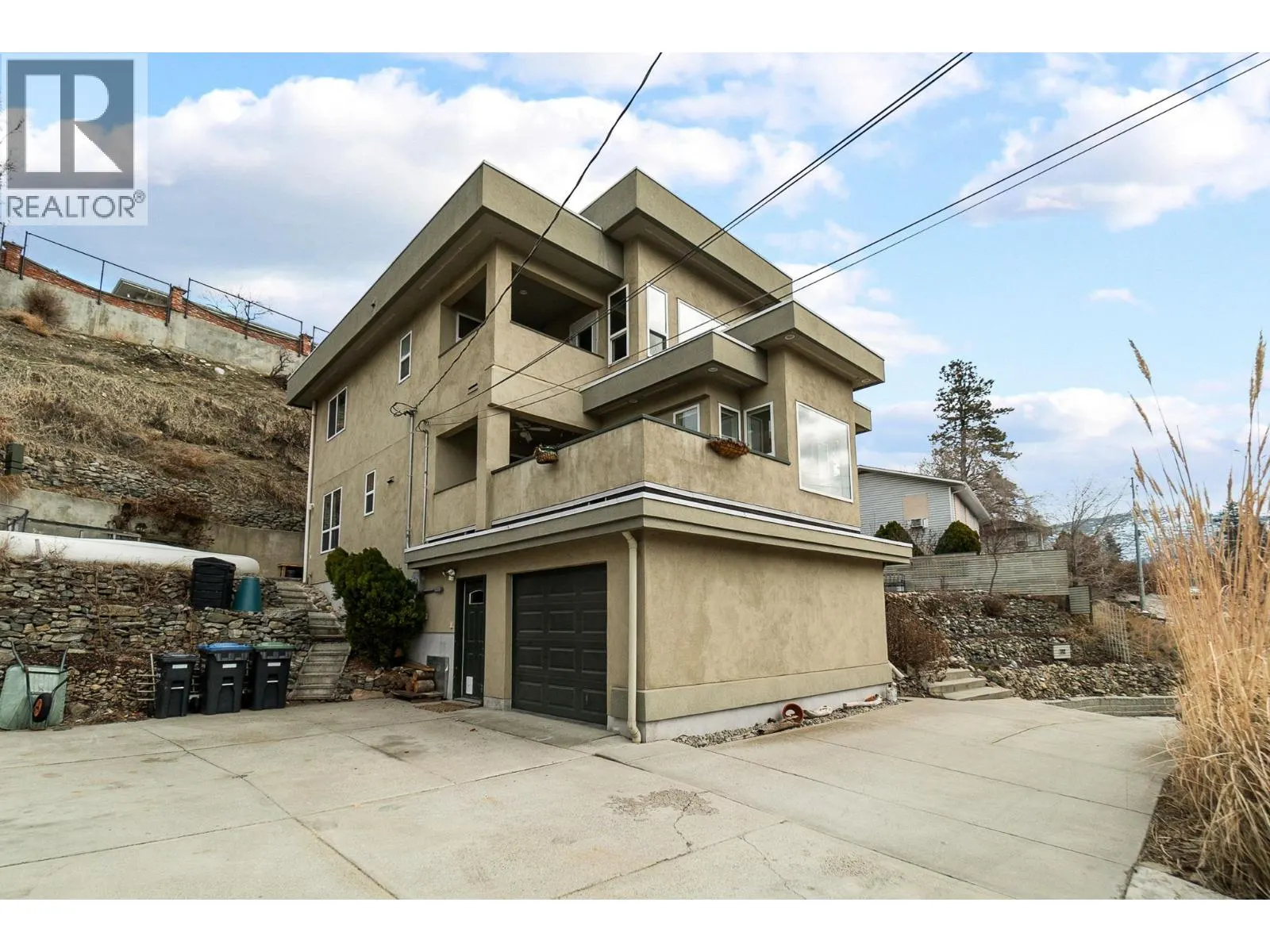 712 Creekside Road