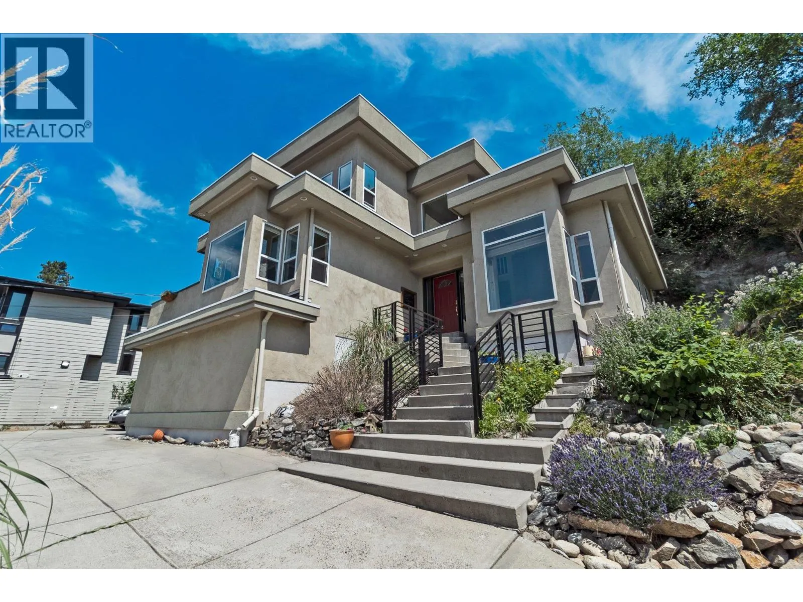 712 Creekside Road