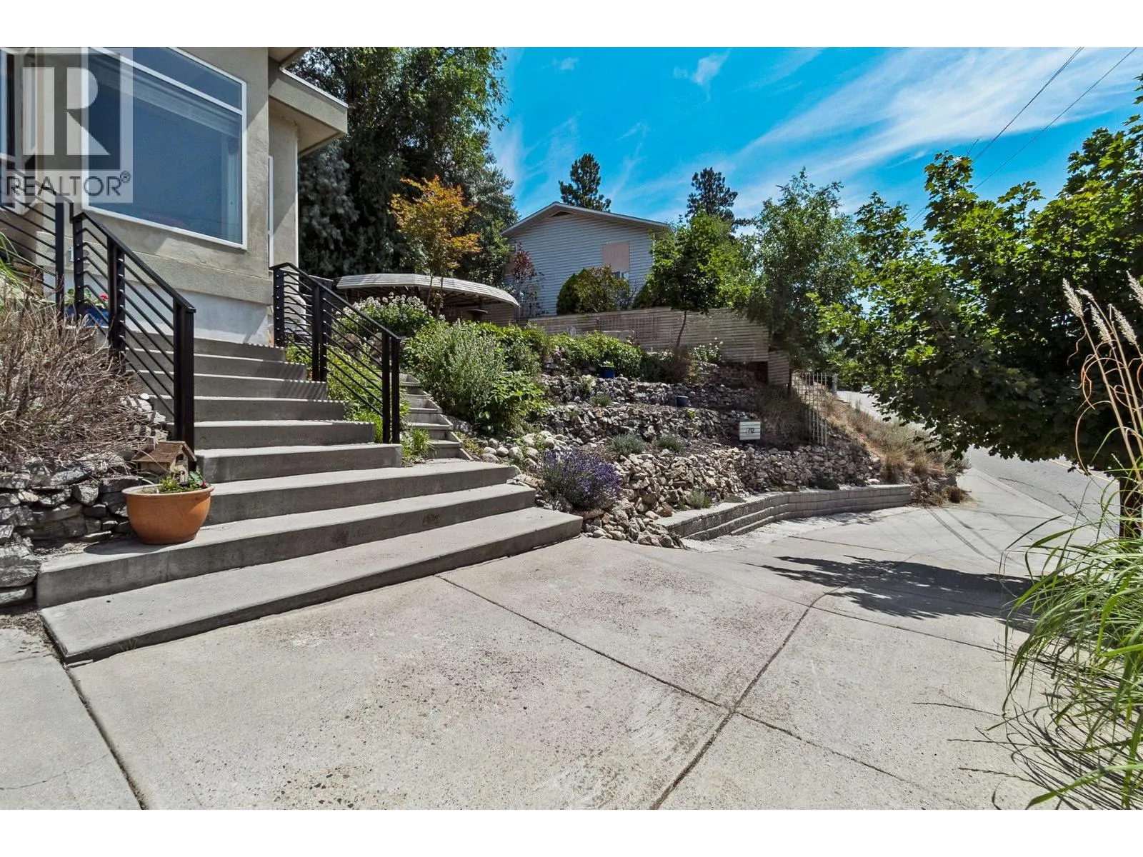 712 Creekside Road