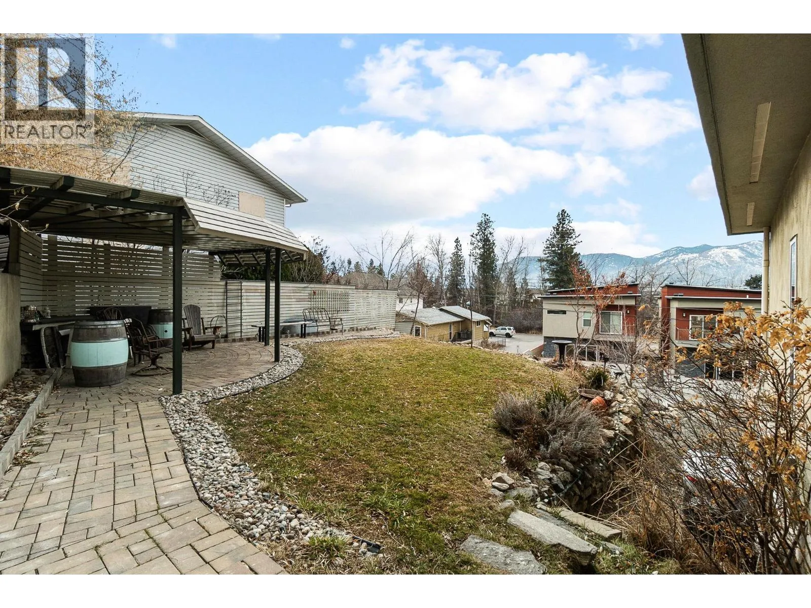 712 Creekside Road