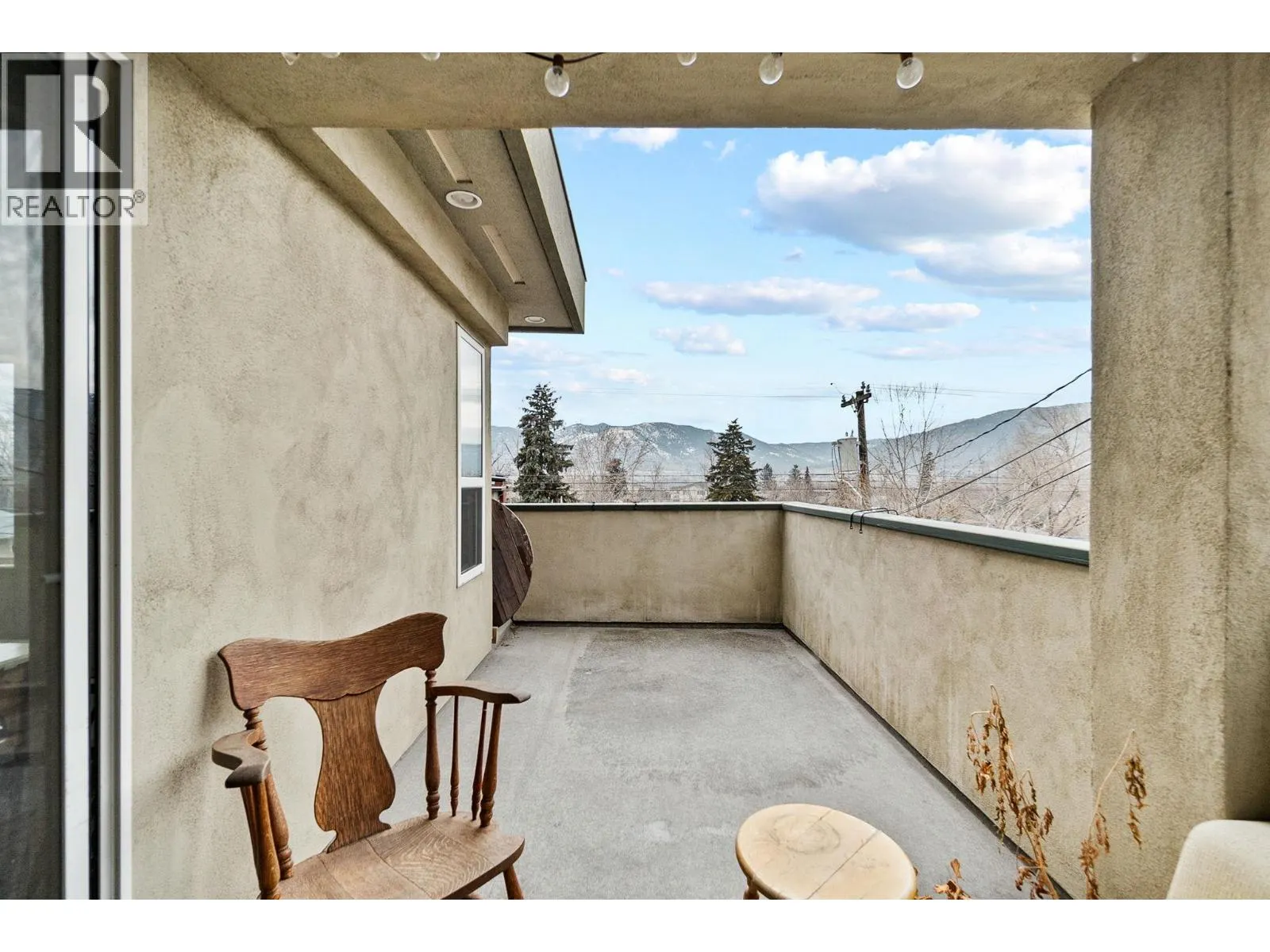 712 Creekside Road