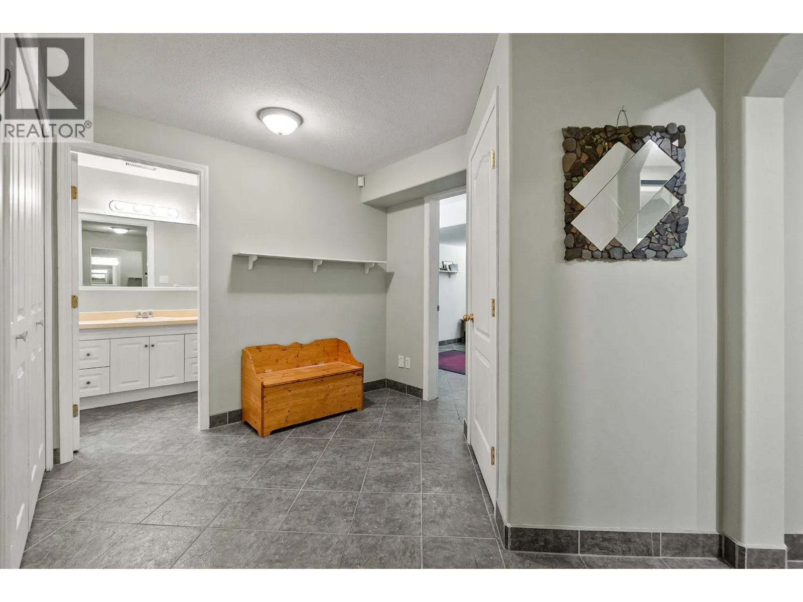 712 Creekside Road