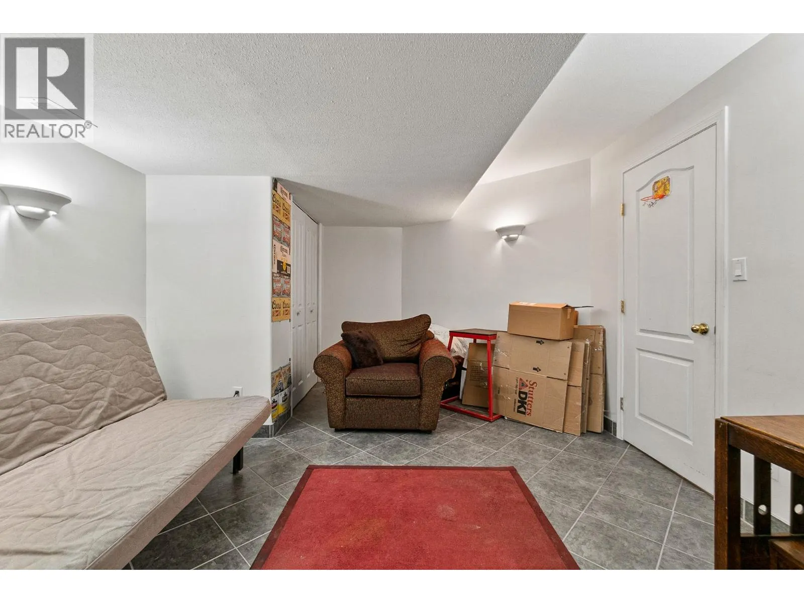 712 Creekside Road
