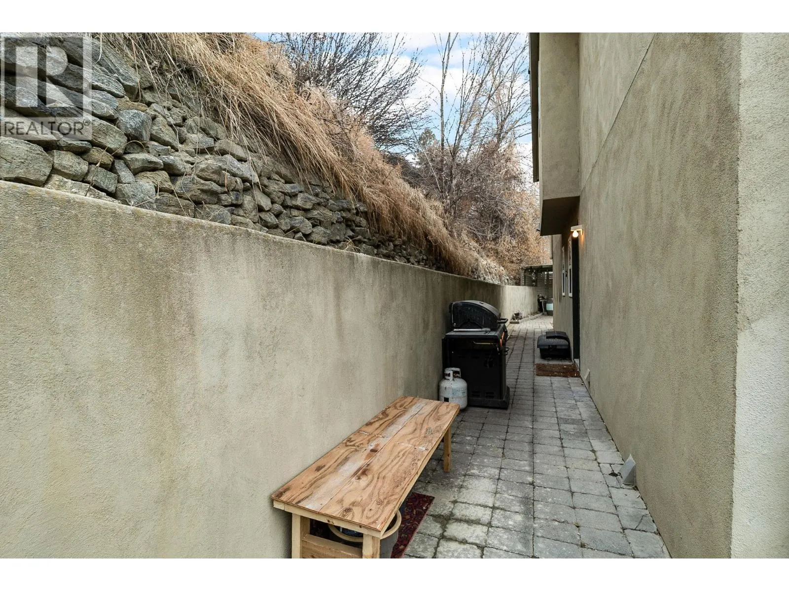 712 Creekside Road