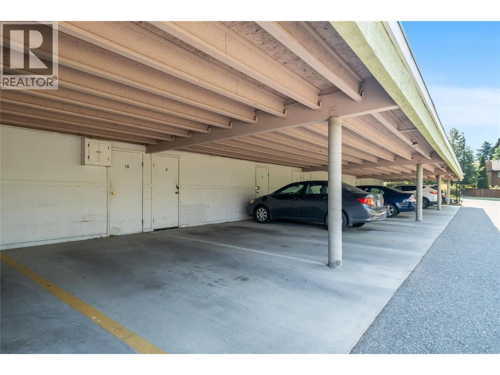 780 Houghton Road Unit# 405