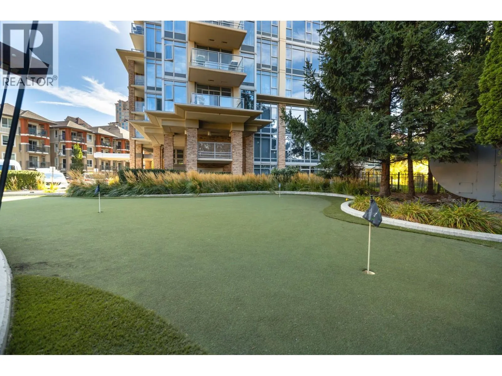 1075 Sunset Drive Unit# PH1