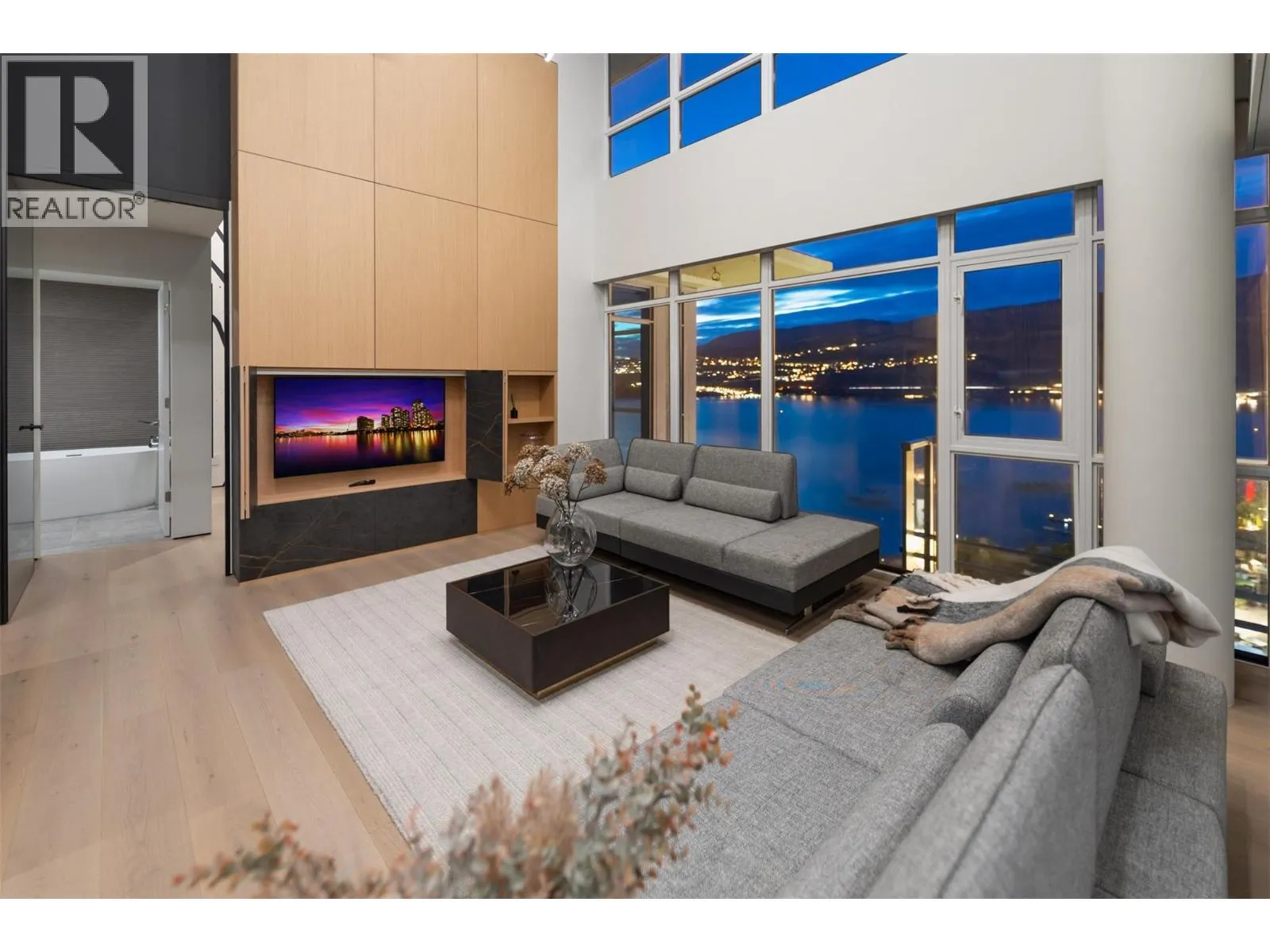 1075 Sunset Drive Unit# PH1