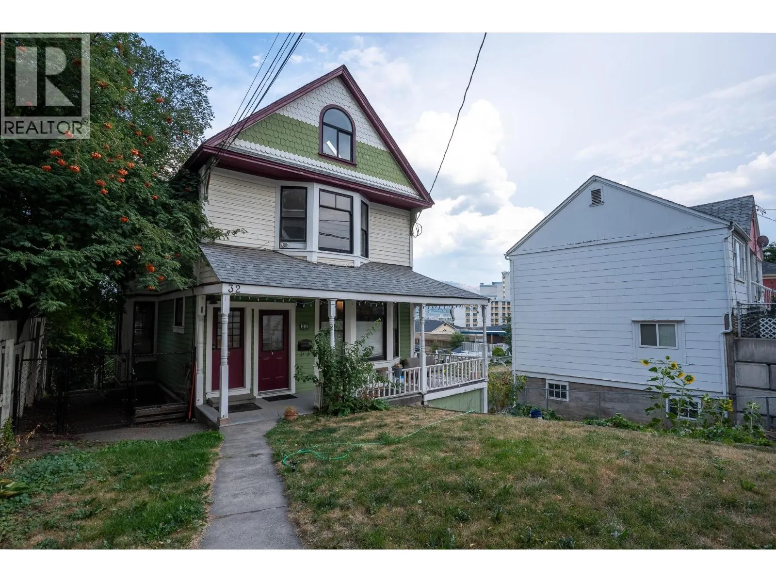 32 Battle Street W